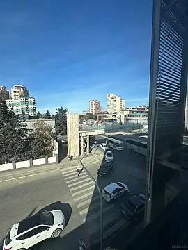 Kirayə verilir 4 otaqlı mənzil 115 m²