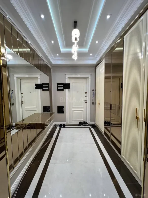 Satılır 4 otaqlı mənzil 164 m²