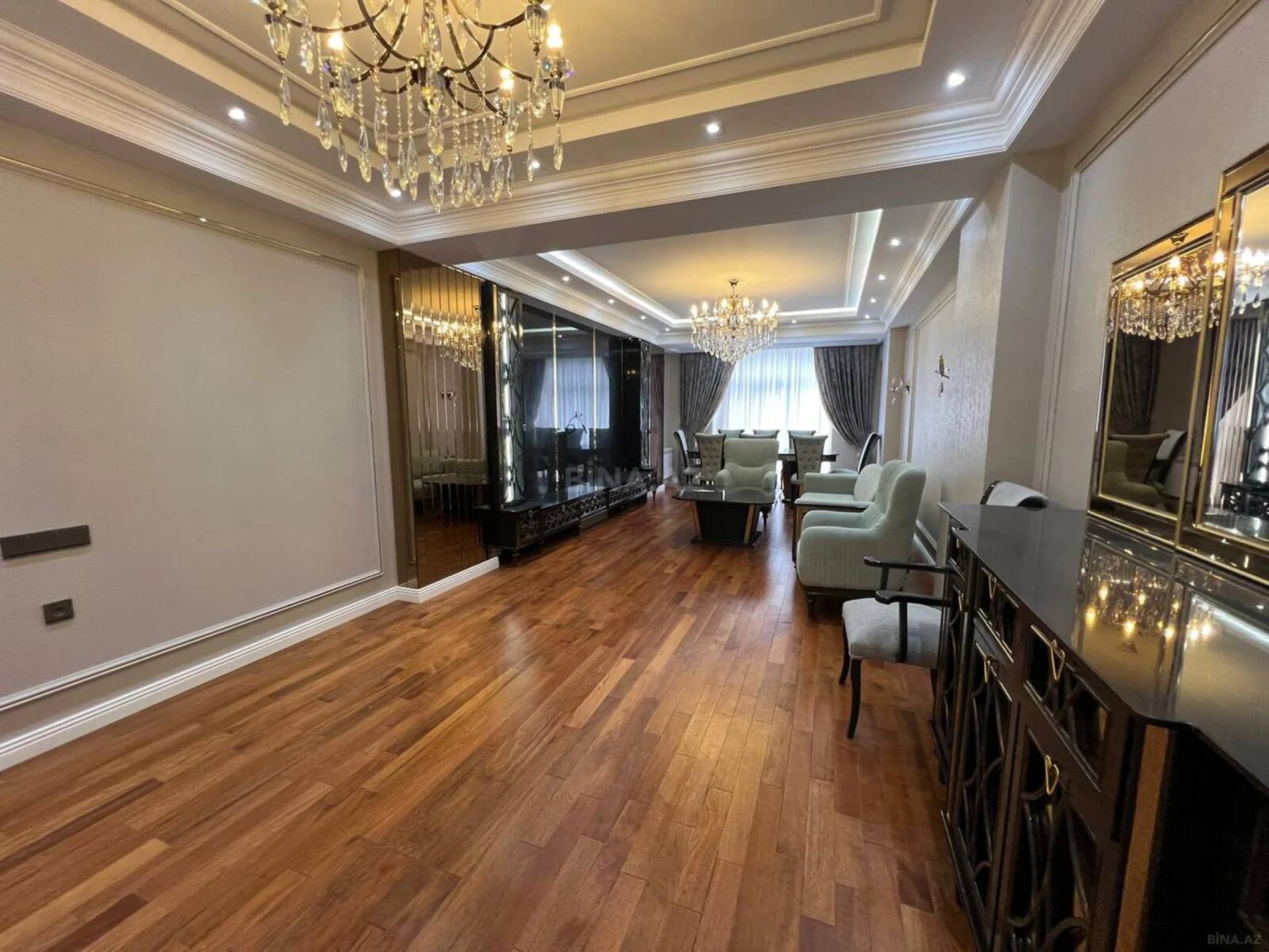 Satılır 4 otaqlı mənzil 164 m²