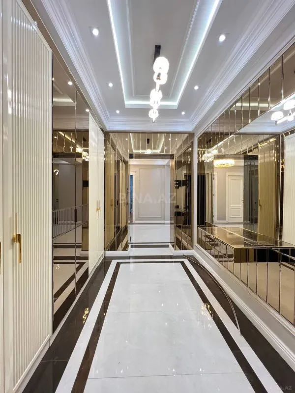 Satılır 4 otaqlı mənzil 164 m²