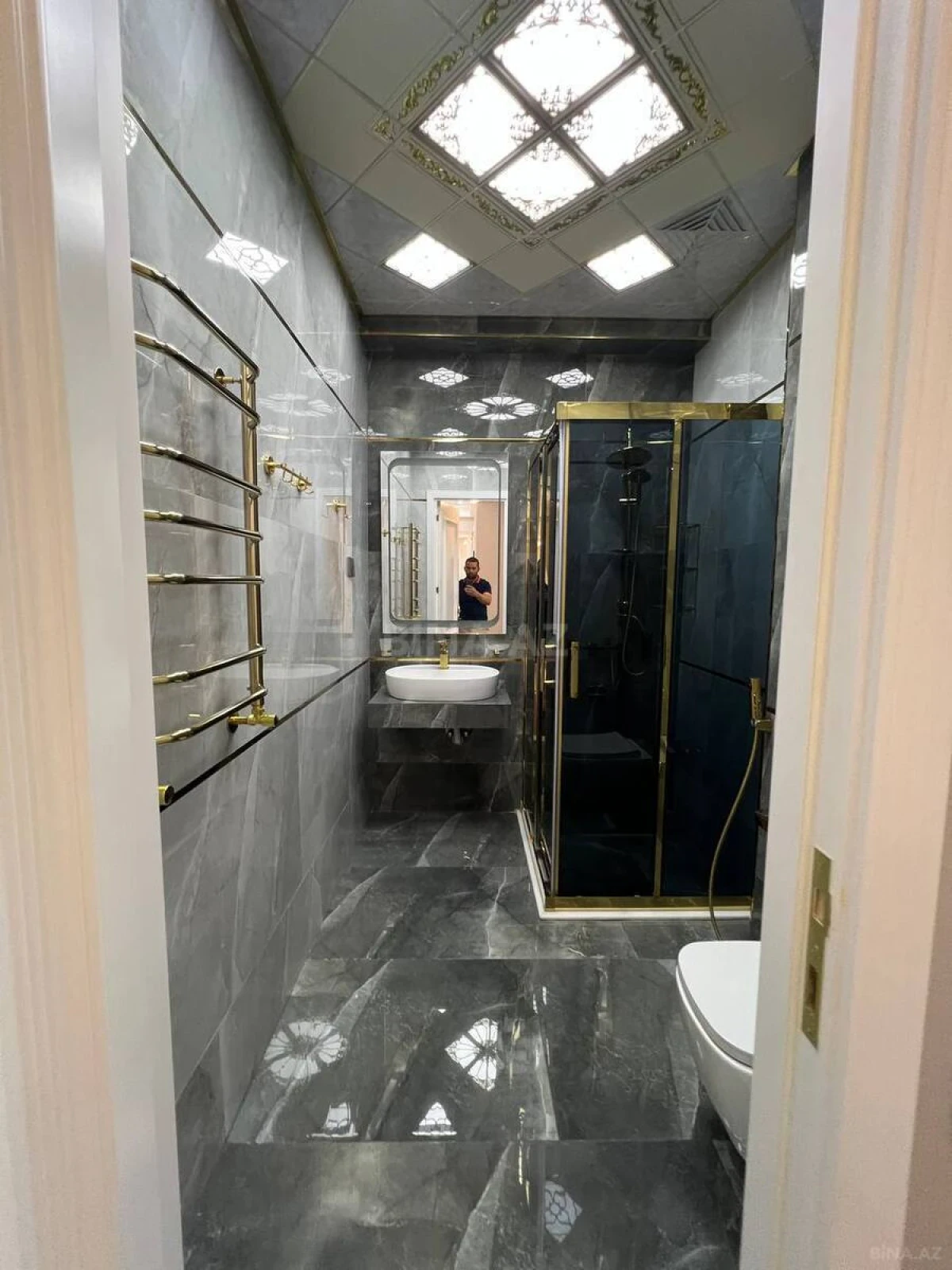 Satılır 4 otaqlı mənzil 164 m²