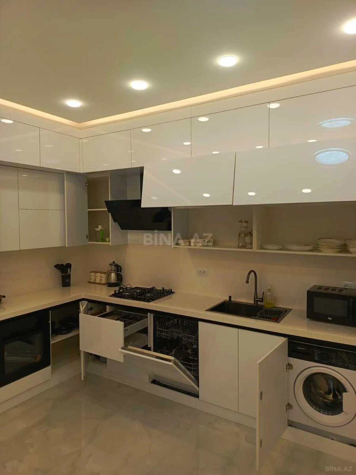 Kirayə verilir 3 otaqlı mənzil 120 m²