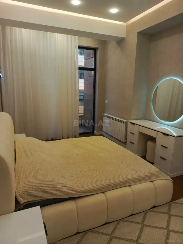 Kirayə verilir 3 otaqlı mənzil 120 m²