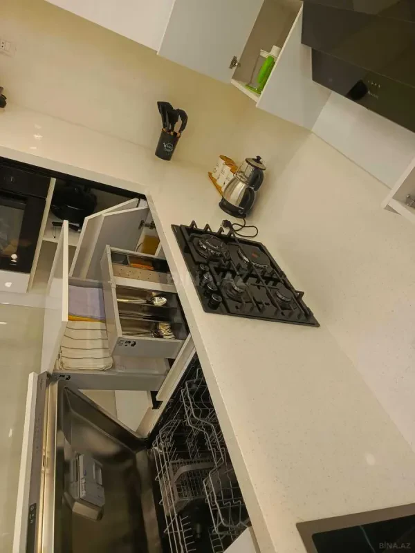 Kirayə verilir 3 otaqlı mənzil 120 m²