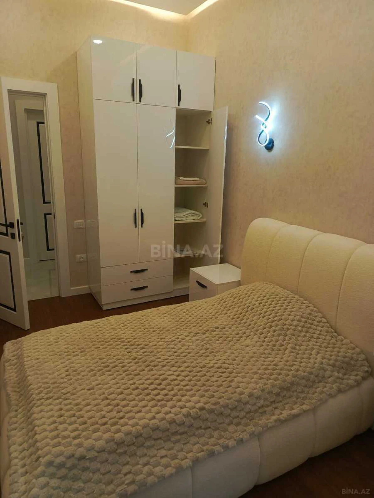 Kirayə verilir 3 otaqlı mənzil 120 m²