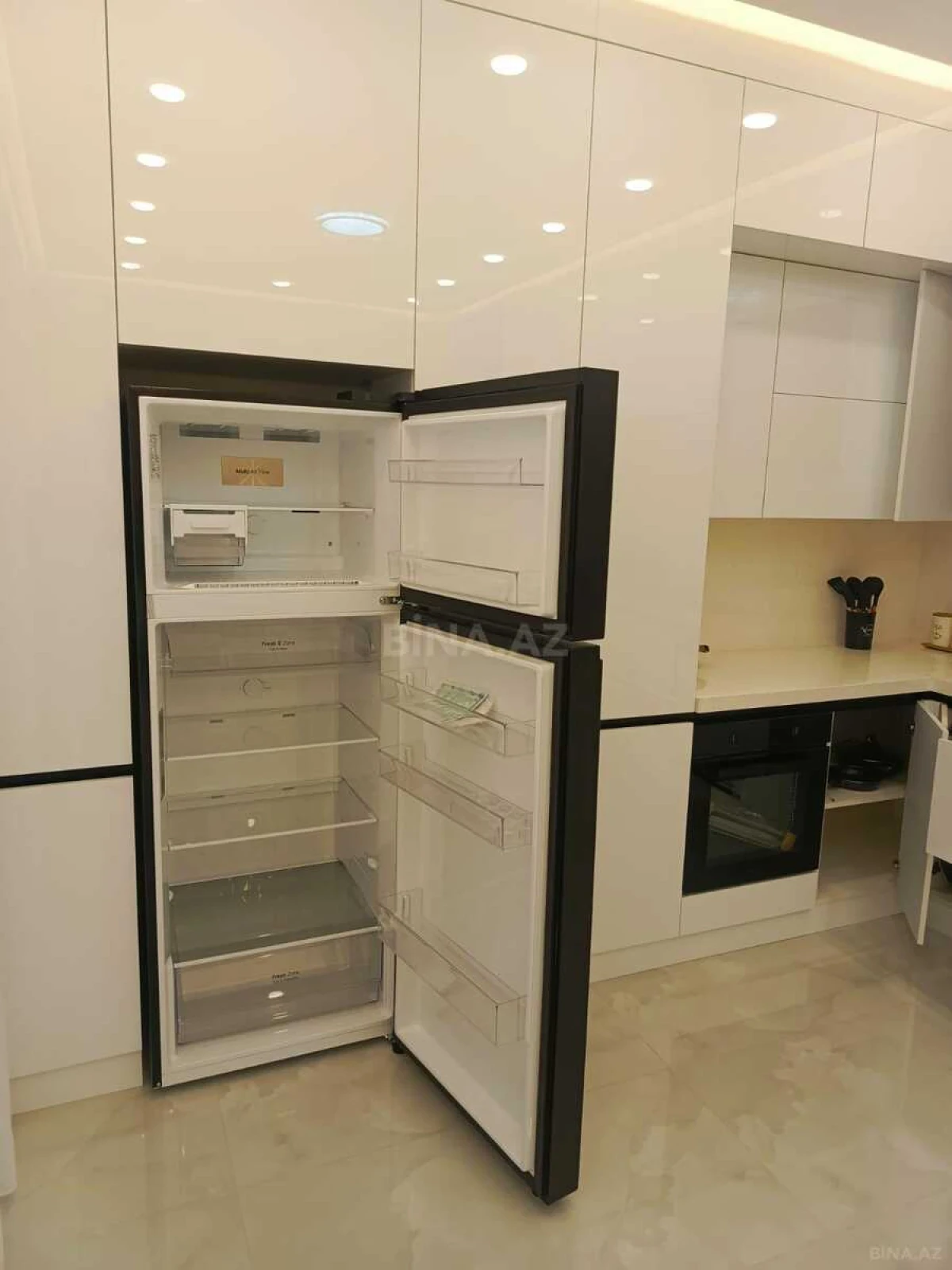 Kirayə verilir 3 otaqlı mənzil 120 m²