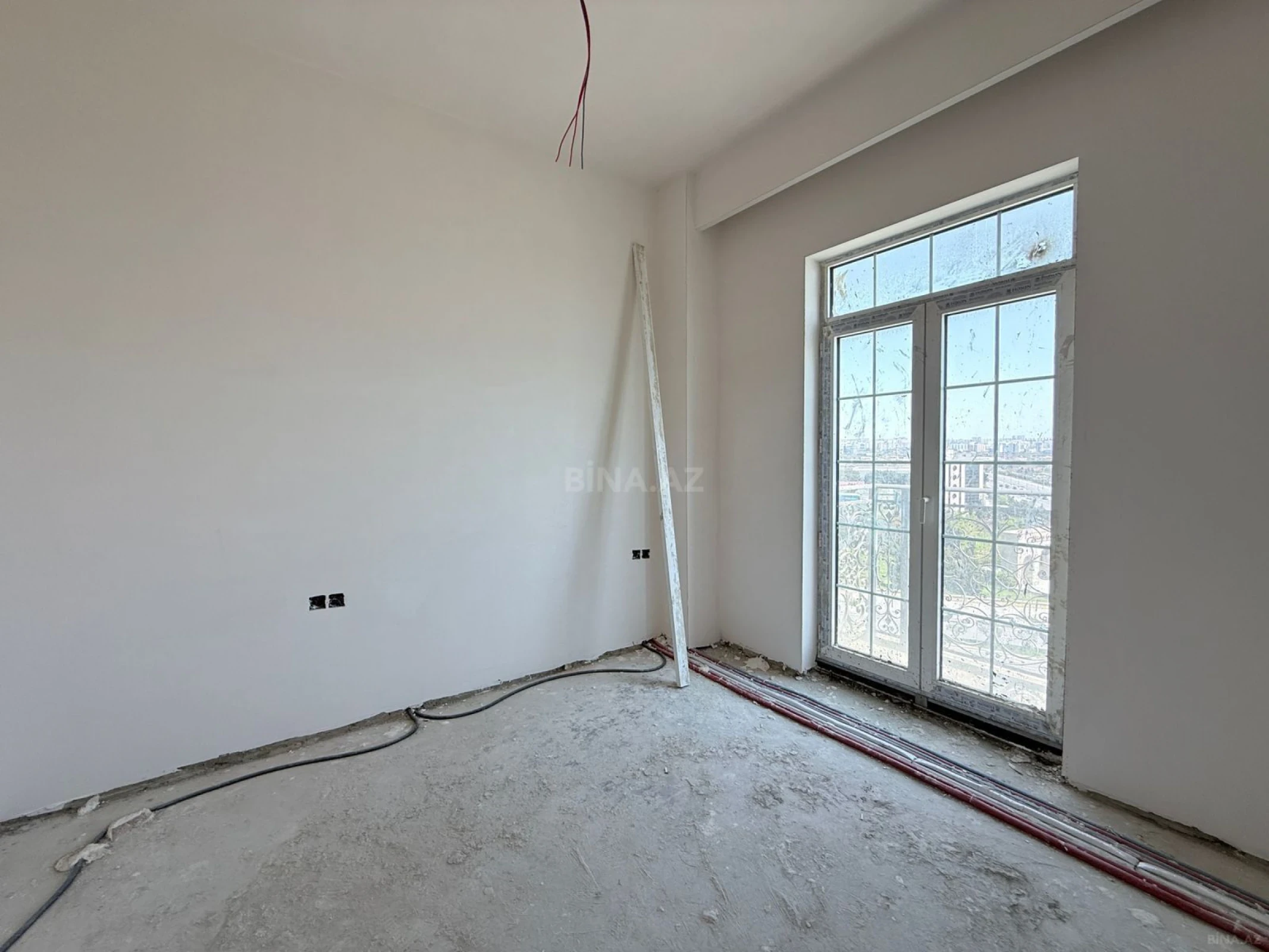 Satılır 3 otaqlı mənzil 108 m²