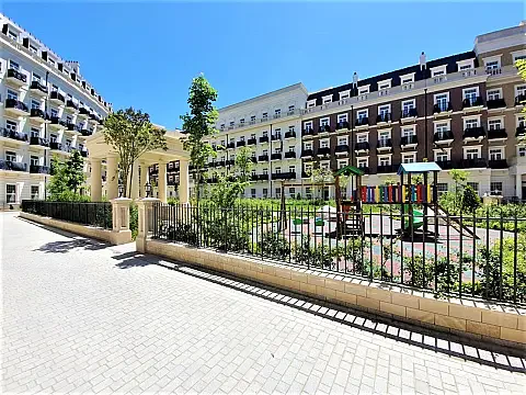 Satılır 3 otaqlı mənzil 108 m²