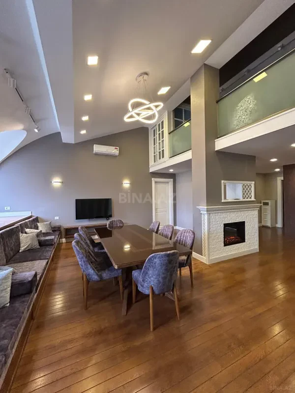 Satılır 6 otaqlı mənzil 305 m²