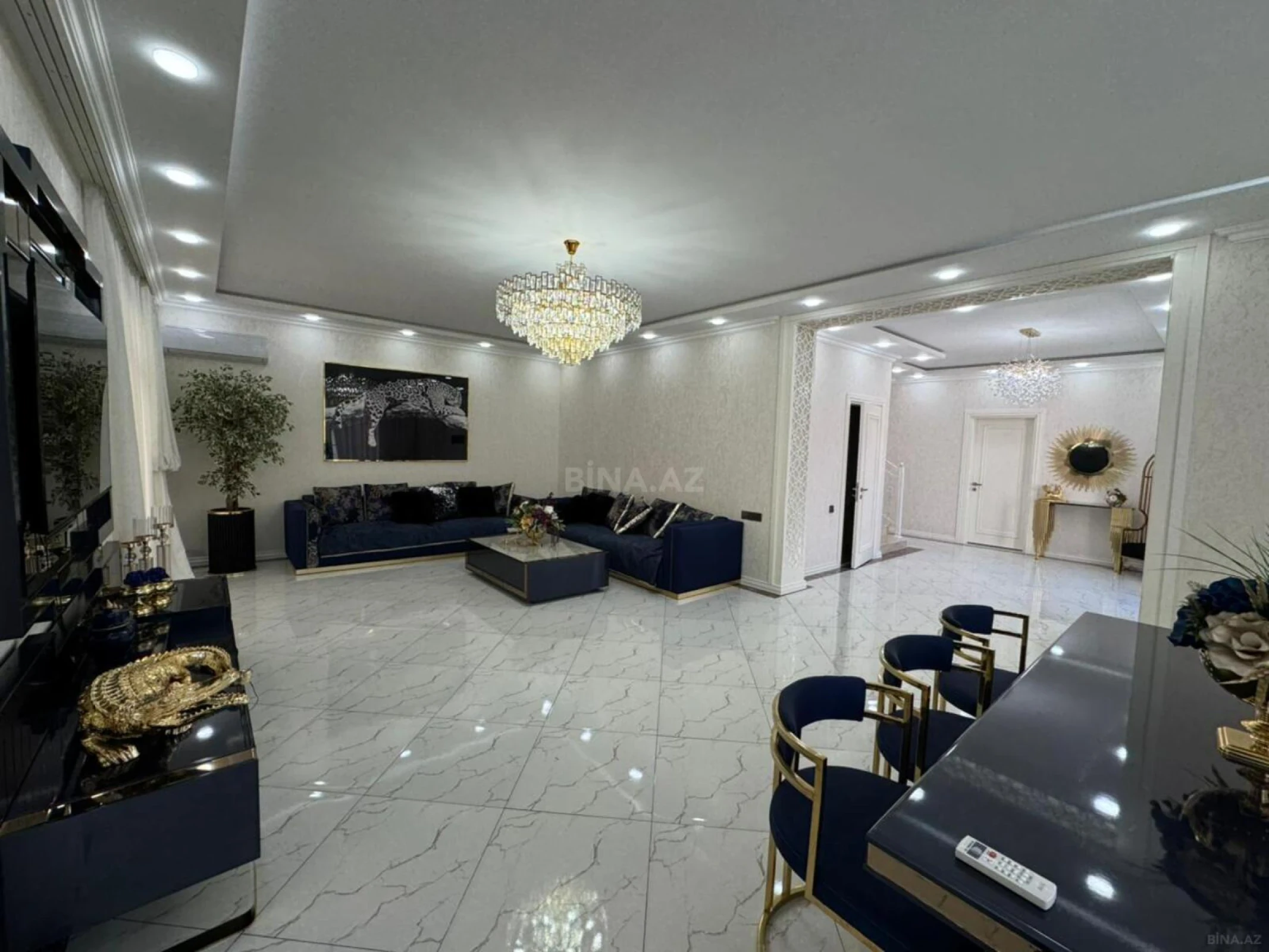 Satılır 6 otaqlı həyət evi 300 m²