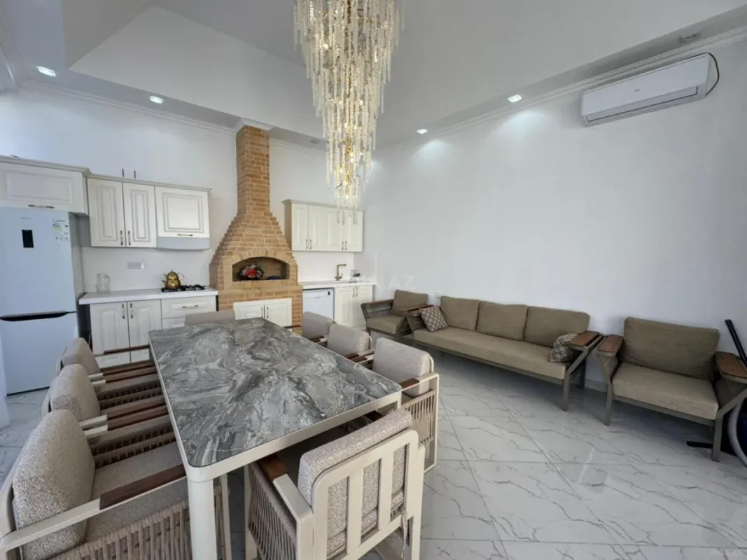 Satılır 6 otaqlı həyət evi 300 m²