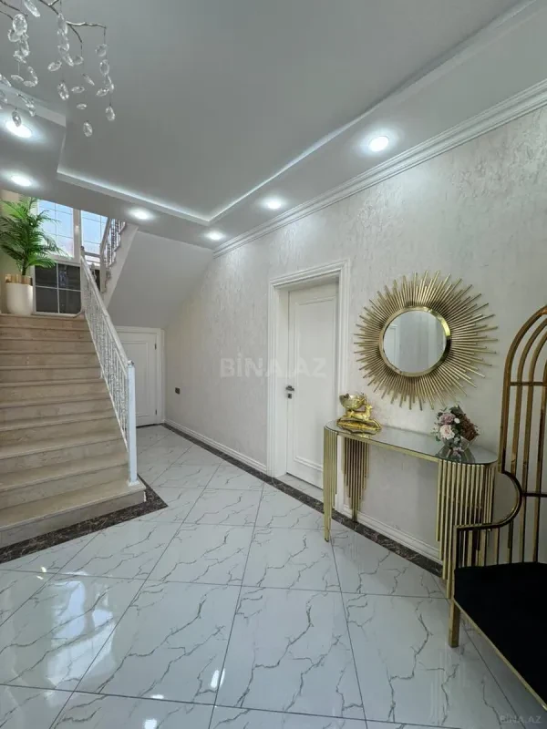 Satılır 6 otaqlı həyət evi 300 m²