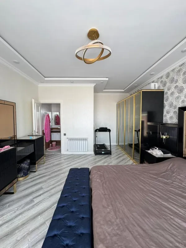 Satılır 6 otaqlı həyət evi 300 m²