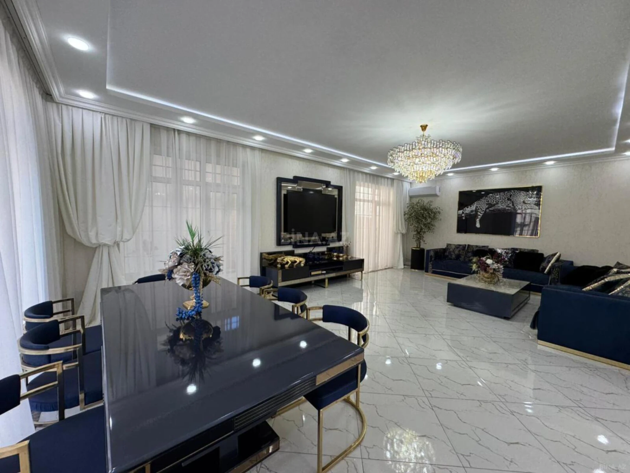 Satılır 6 otaqlı həyət evi 300 m²