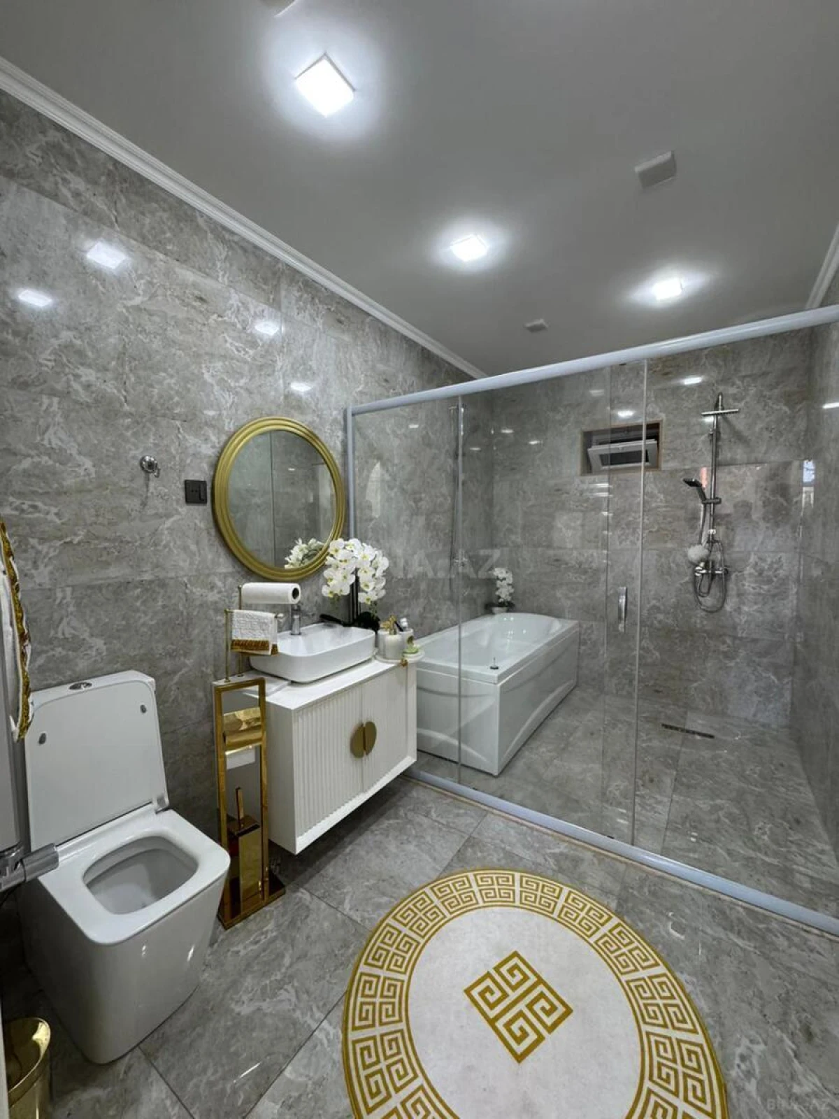 Satılır 6 otaqlı həyət evi 300 m²