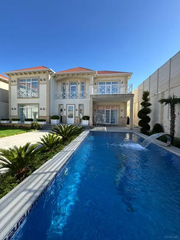 Satılır 6 otaqlı həyət evi 300 m²