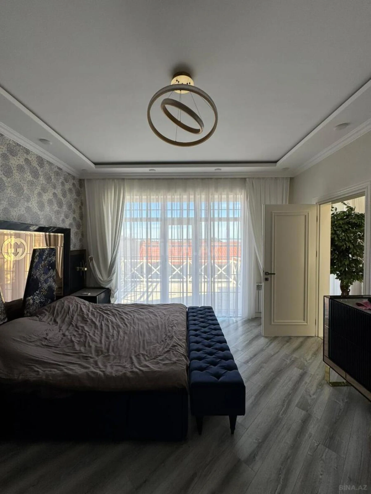 Satılır 6 otaqlı həyət evi 300 m²