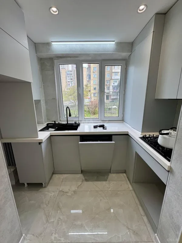 Satılır 4 otaqlı mənzil 80 m²