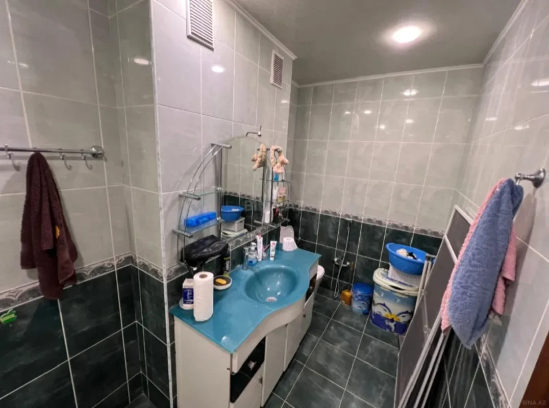 Satılır 4 otaqlı mənzil 192 m²