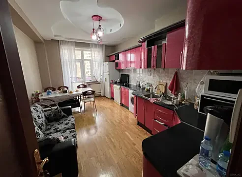 Satılır 4 otaqlı mənzil 192 m²