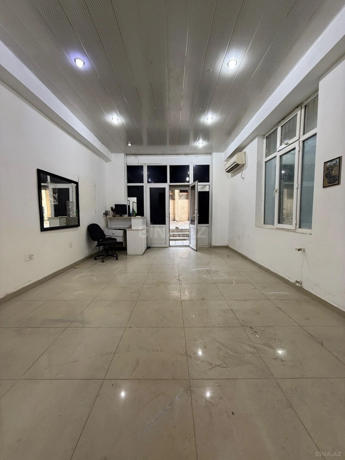 Kirayə verilir obyekt 92 m²