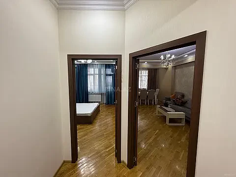 Kirayə verilir 2 otaqlı mənzil 70 m²