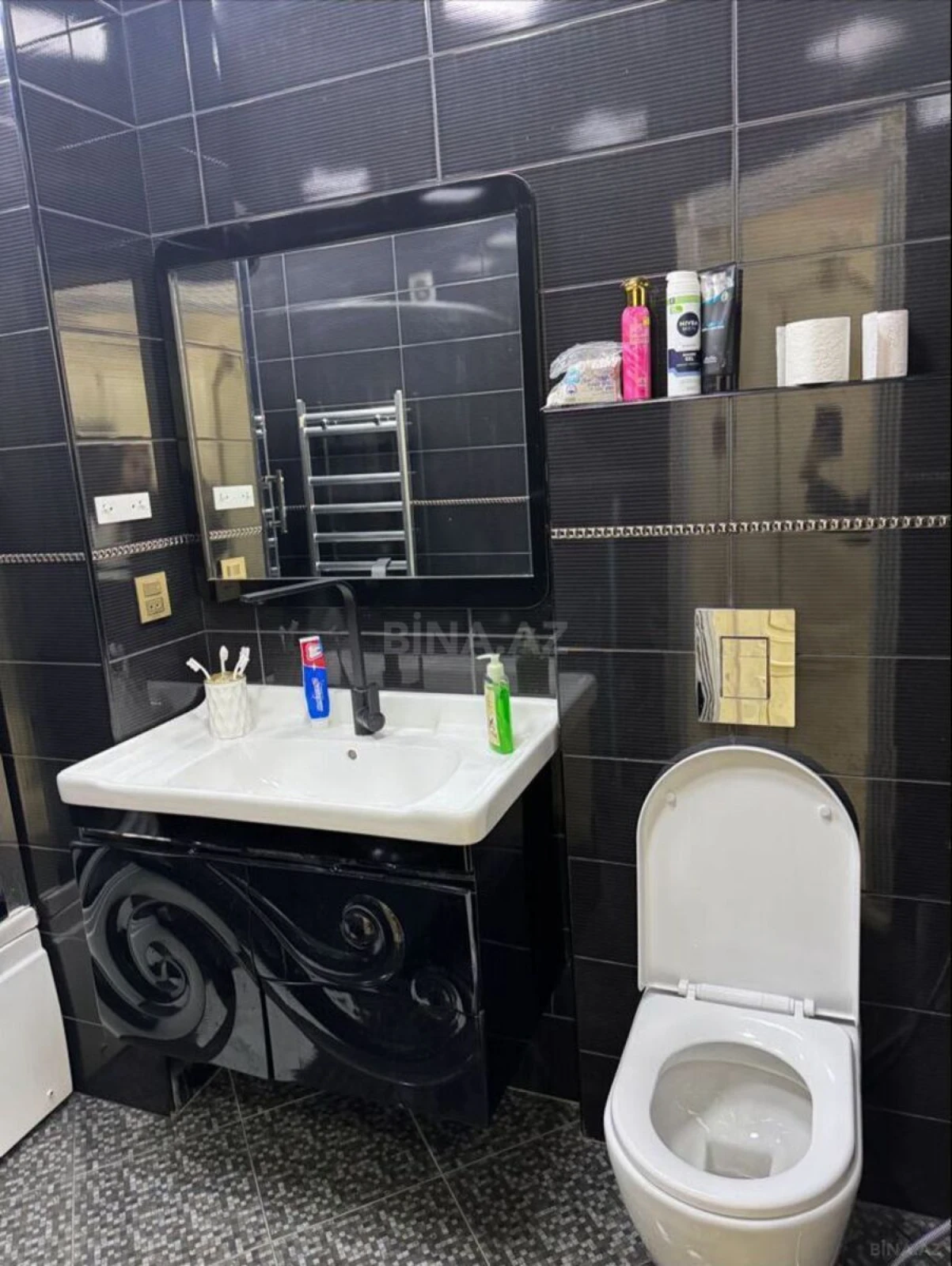 Kirayə verilir 2 otaqlı mənzil 67 m²