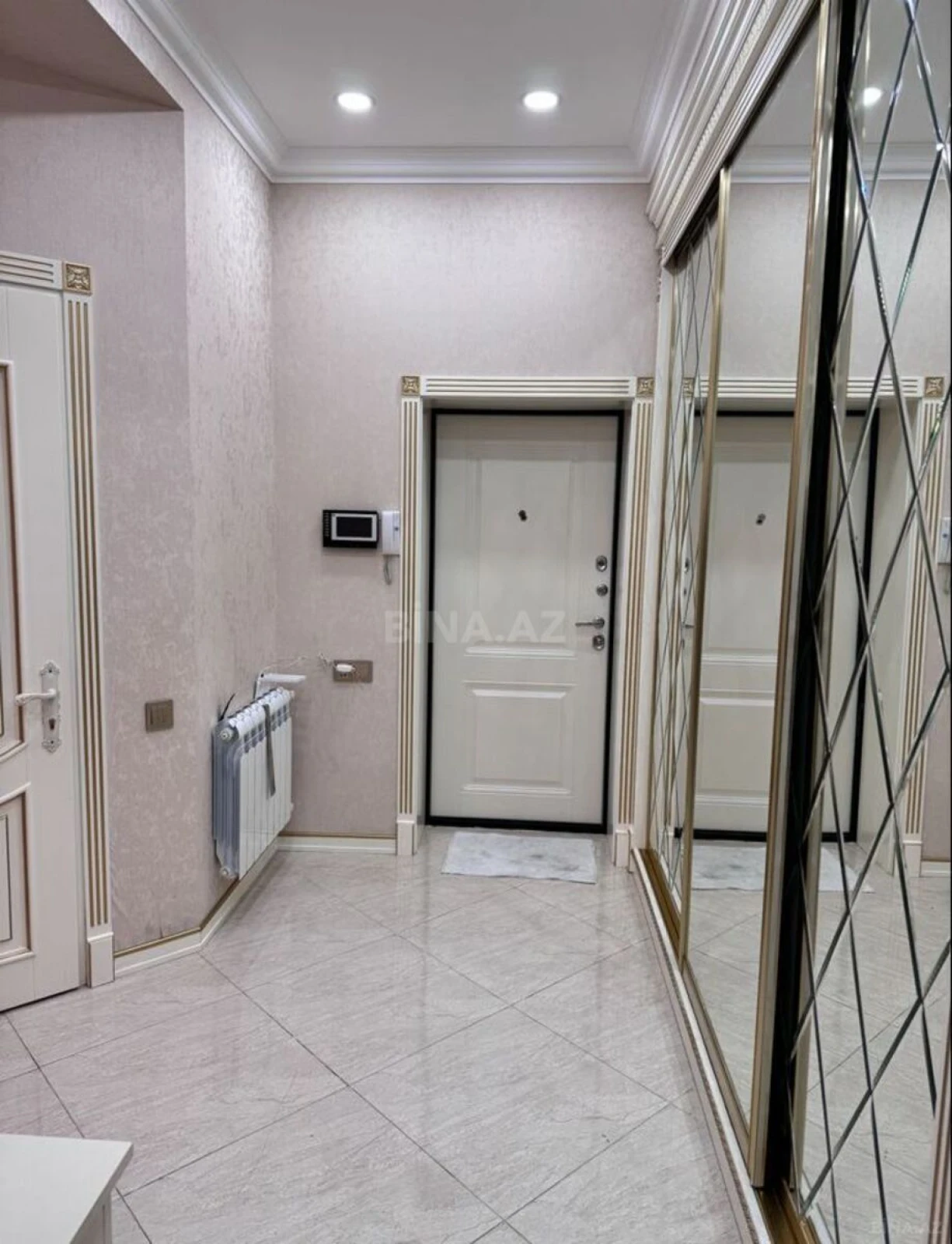 Kirayə verilir 2 otaqlı mənzil 67 m²