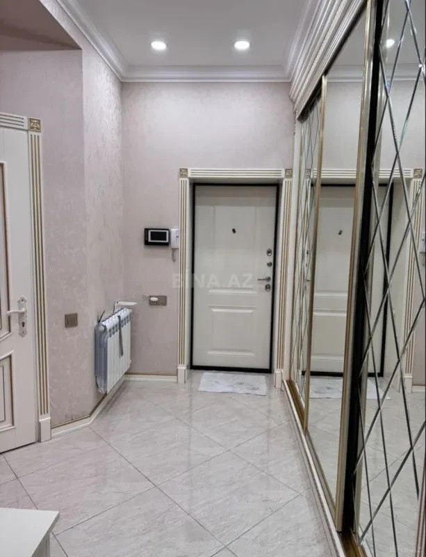 Kirayə verilir 2 otaqlı mənzil 67 m²