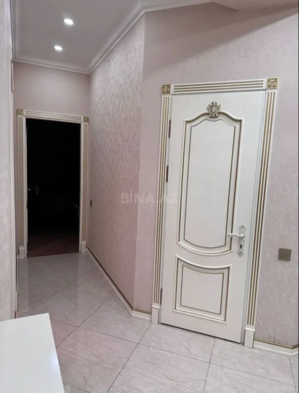 Kirayə verilir 2 otaqlı mənzil 67 m²