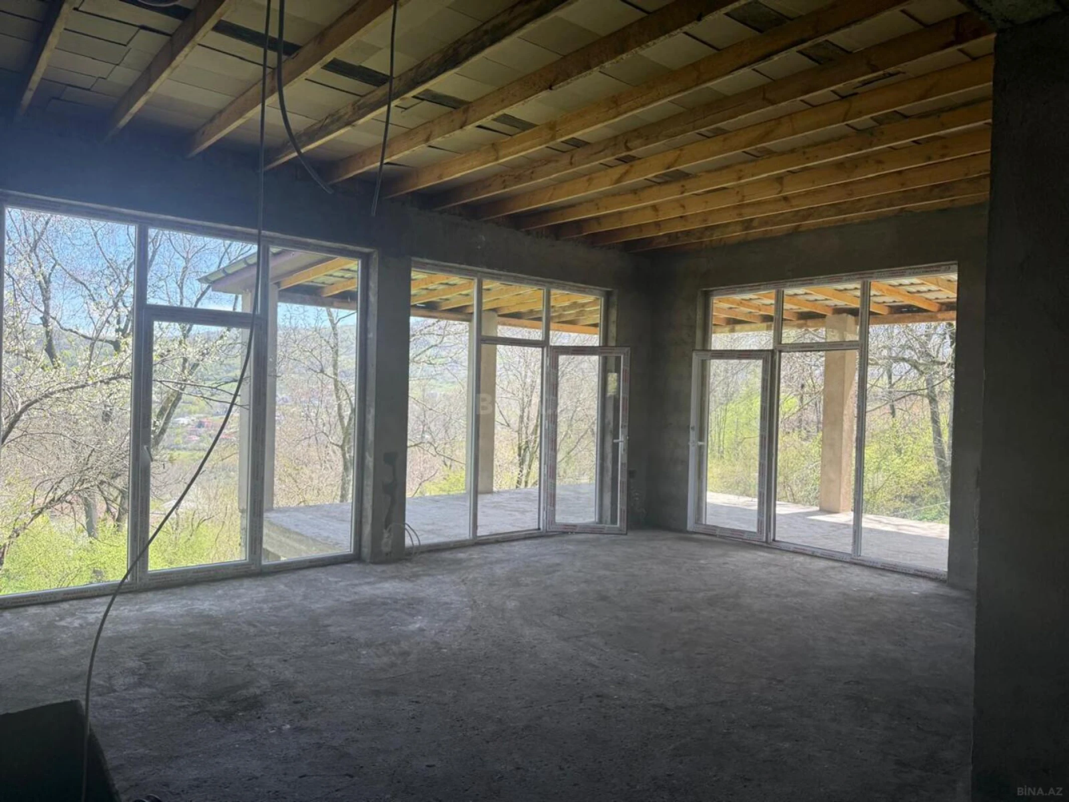 Satılır 5 otaqlı həyət evi 135 m²