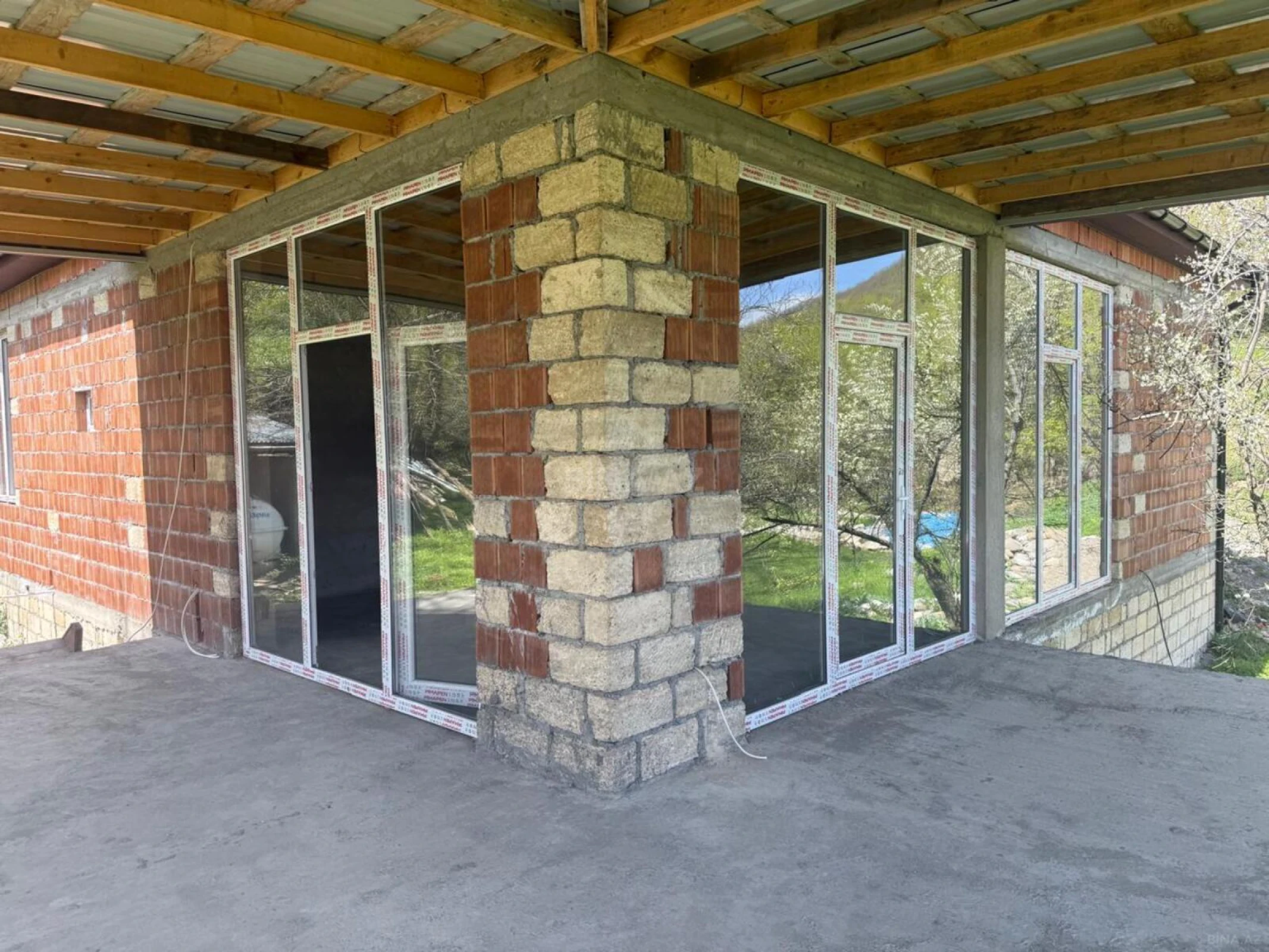 Satılır 5 otaqlı həyət evi 135 m²