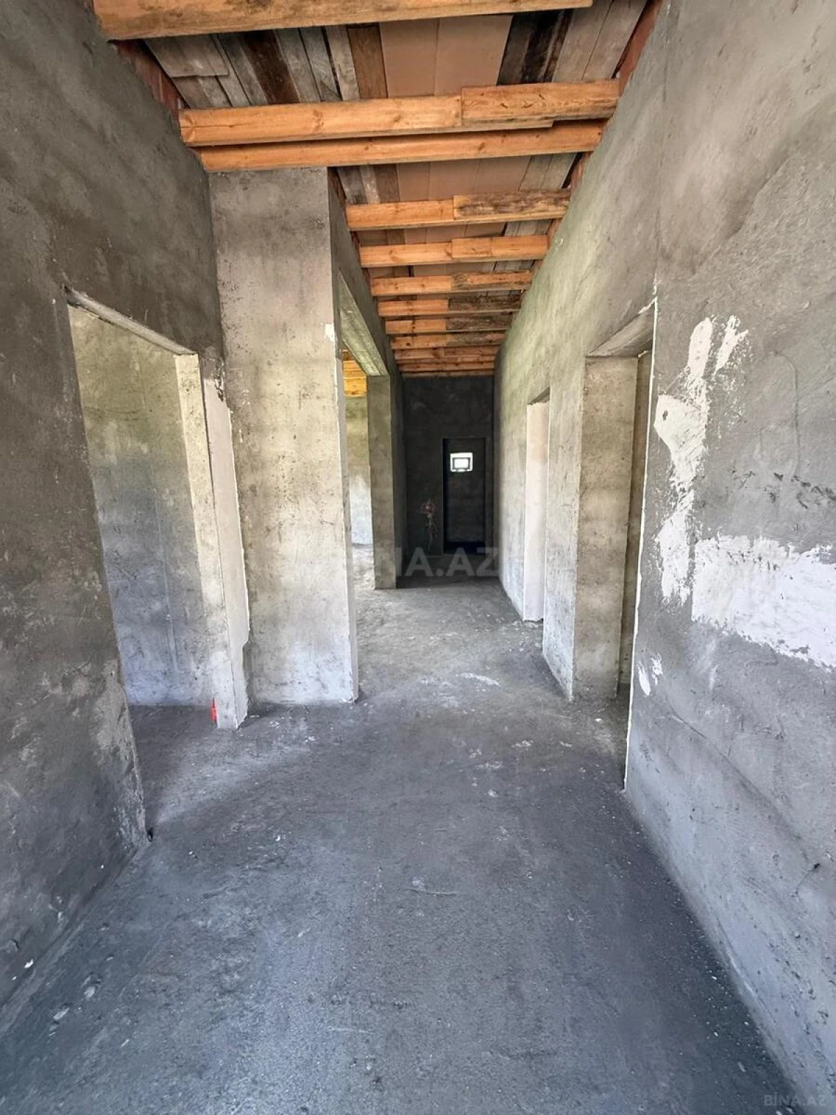 Satılır 5 otaqlı həyət evi 135 m²