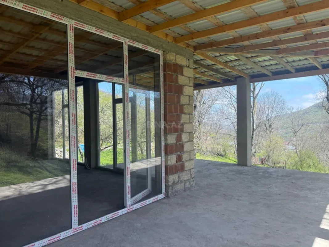 Satılır 5 otaqlı həyət evi 135 m²