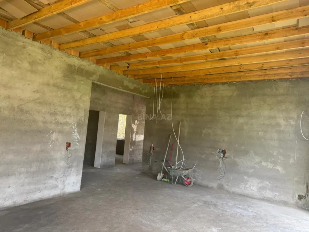 Satılır 5 otaqlı həyət evi 135 m²
