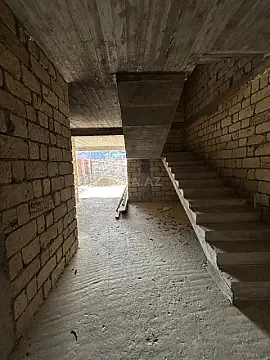 Satılır 6 otaqlı həyət evi 300 m²