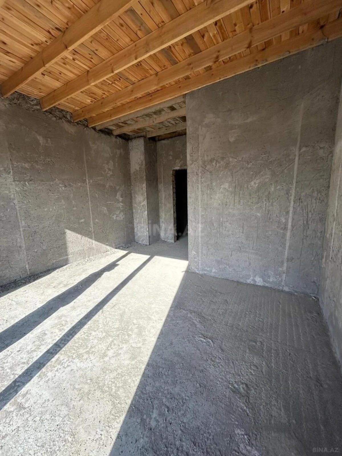 Satılır 6 otaqlı həyət evi 300 m²