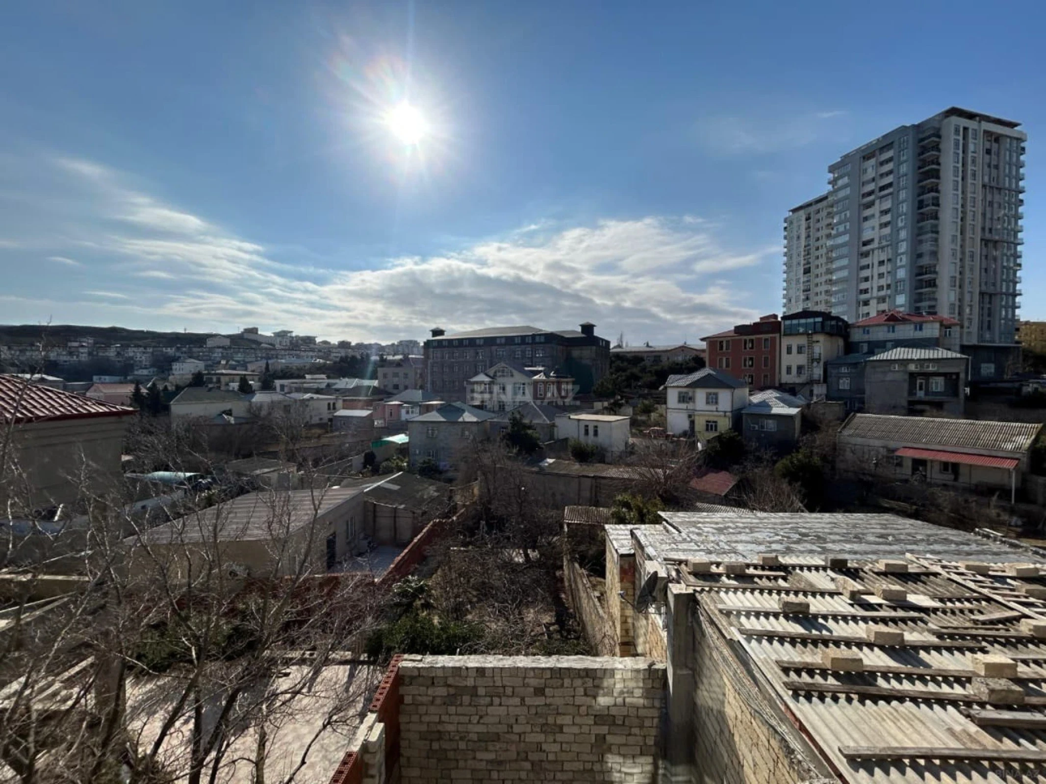 Satılır 6 otaqlı həyət evi 300 m²