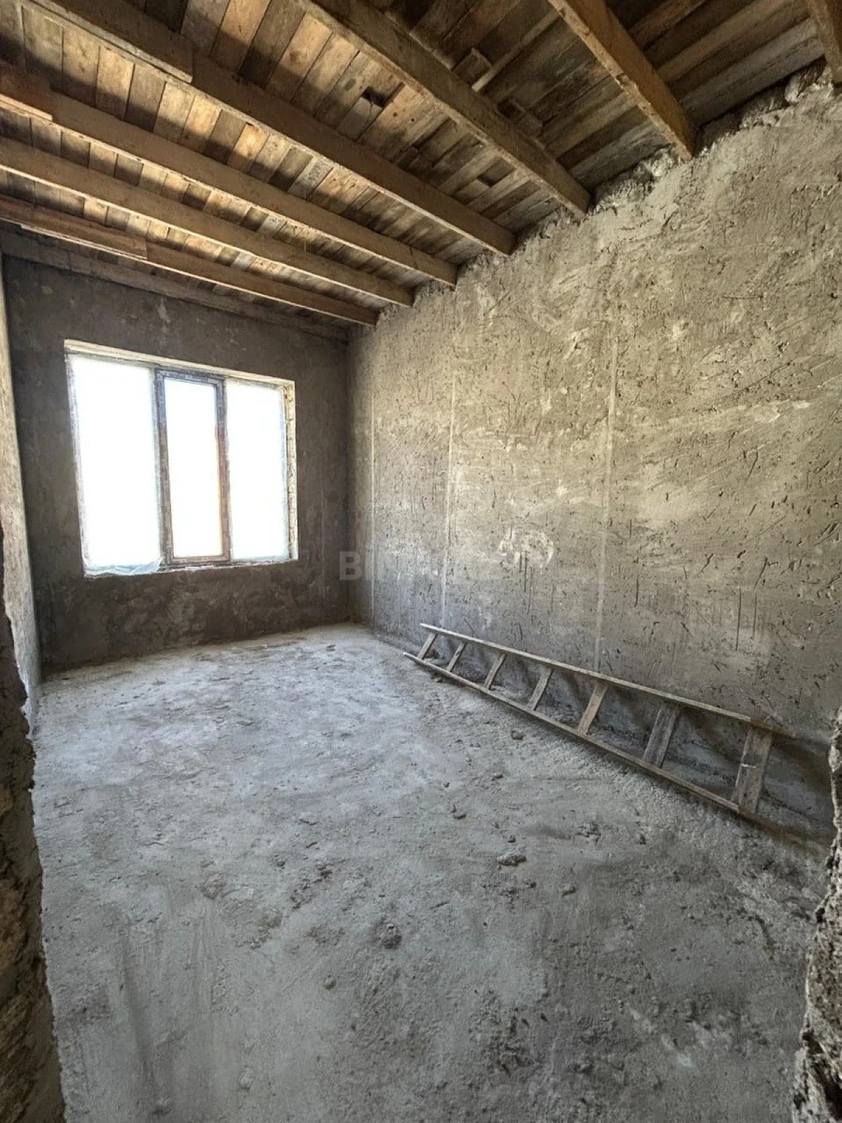 Satılır 6 otaqlı həyət evi 300 m²