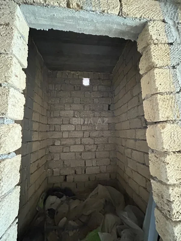 Satılır 6 otaqlı həyət evi 300 m²