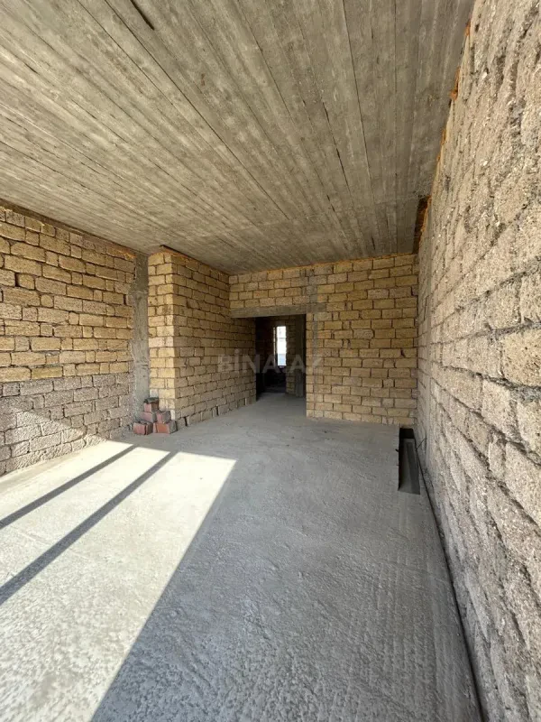 Satılır 6 otaqlı həyət evi 300 m²