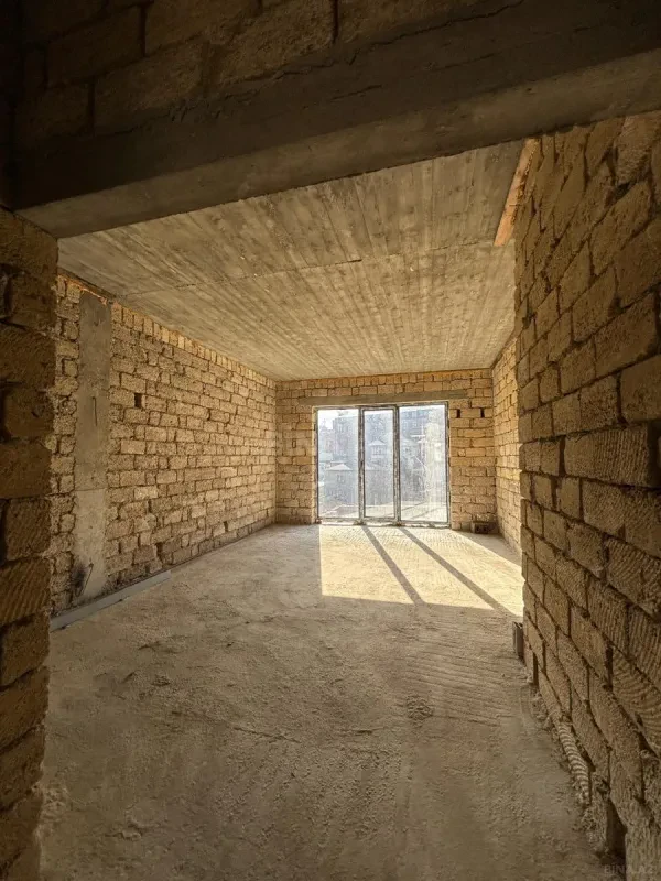 Satılır 6 otaqlı həyət evi 300 m²