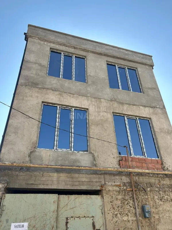 Satılır 6 otaqlı həyət evi 300 m²