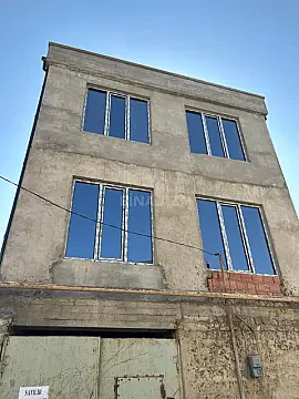 Satılır 6 otaqlı həyət evi 300 m²