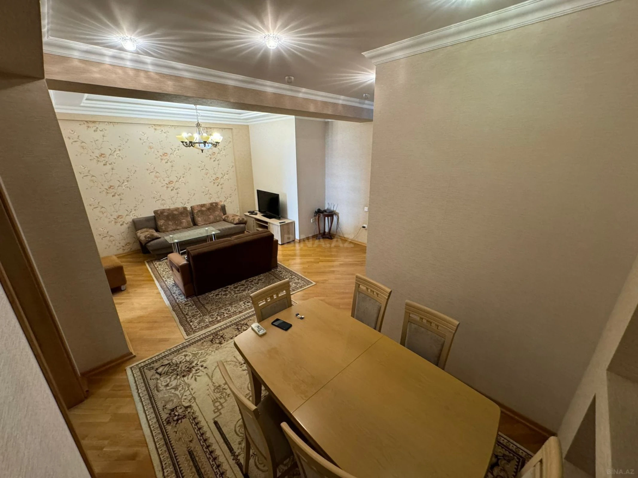 Kirayə verilir 3 otaqlı mənzil 102 m²