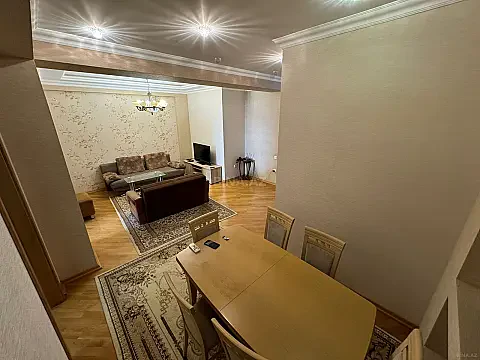 Kirayə verilir 3 otaqlı mənzil 102 m²