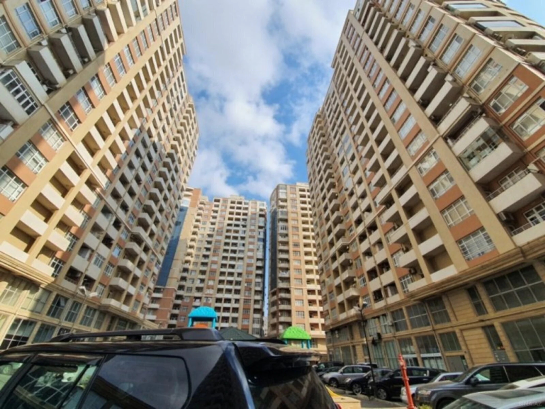 Kirayə verilir 3 otaqlı mənzil 102 m²