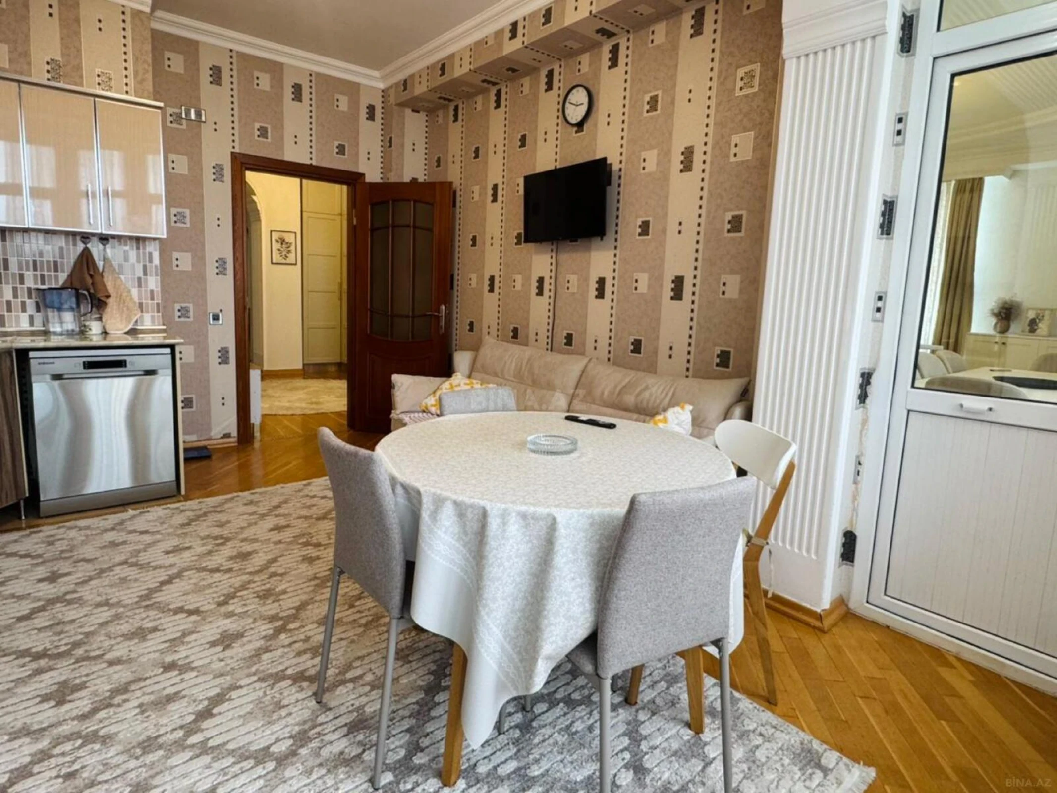 Satılır 2 otaqlı mənzil 88 m²