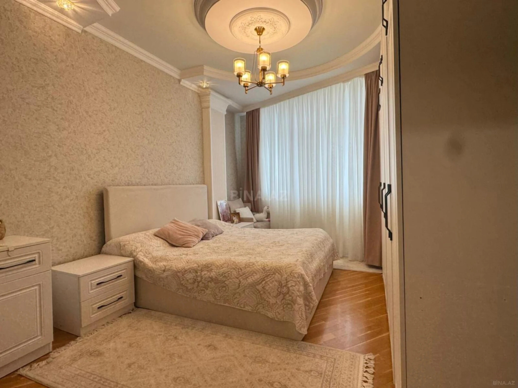 Satılır 2 otaqlı mənzil 88 m²