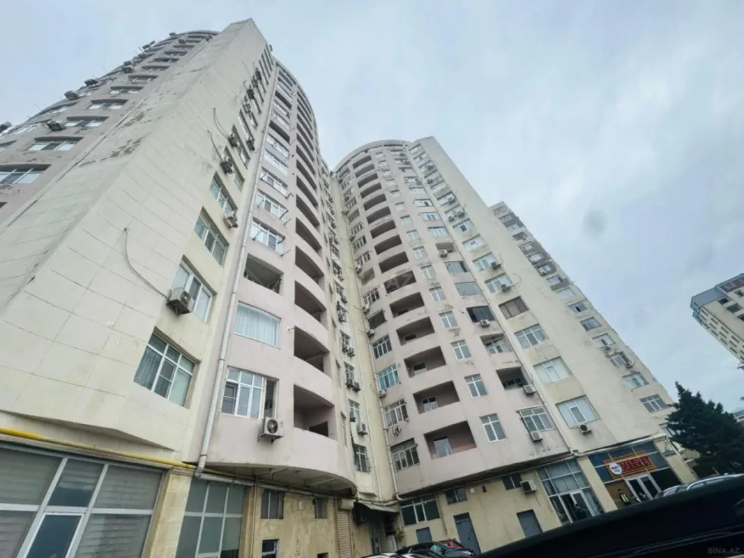 Satılır 2 otaqlı mənzil 88 m²